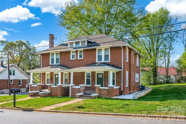 328-330 3rd Avenue SE, Hickory, NC 28602