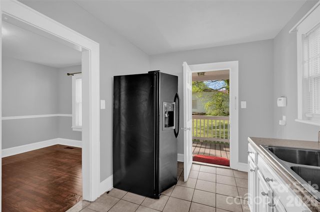 328-330 3rd Avenue SE, Hickory, NC 28602