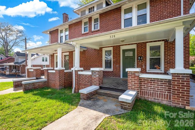 328-330 3rd Avenue SE, Hickory, NC 28602