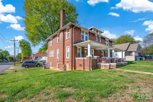 328-330 3rd Avenue SE, Hickory, NC 28602