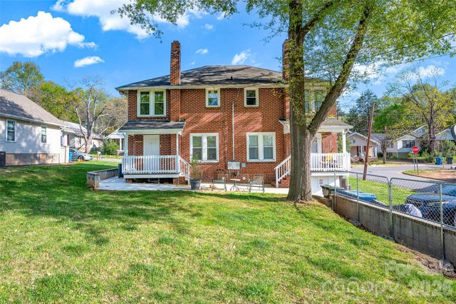 328-330 3rd Avenue SE, Hickory, NC 28602