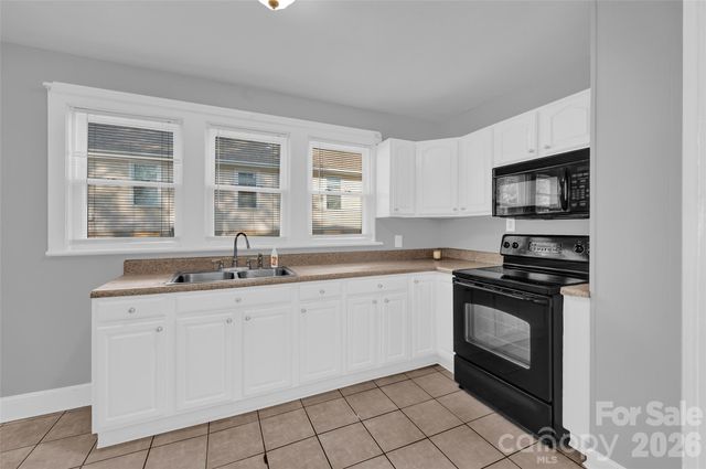 328-330 3rd Avenue SE, Hickory, NC 28602