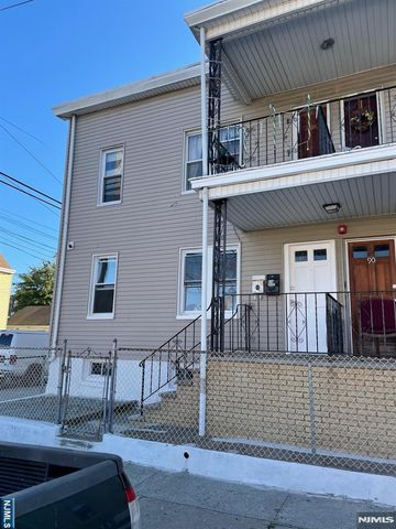 90-92 3rd Avenue, Paterson, NJ 07514