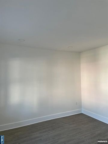 90-92 3rd Avenue, Paterson, NJ 07514