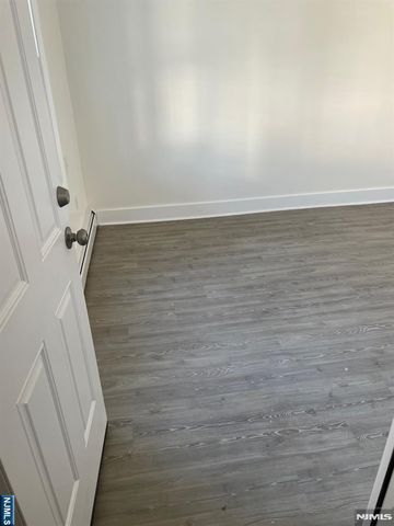 90-92 3rd Avenue, Paterson, NJ 07514