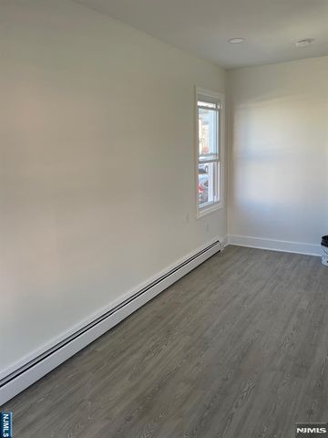 90-92 3rd Avenue, Paterson, NJ 07514