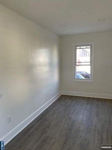90-92 3rd Avenue, Paterson, NJ 07514