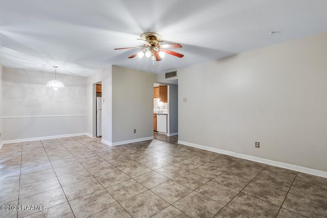 211 Versailles Boulevard 10, Lafayette, LA 70501
