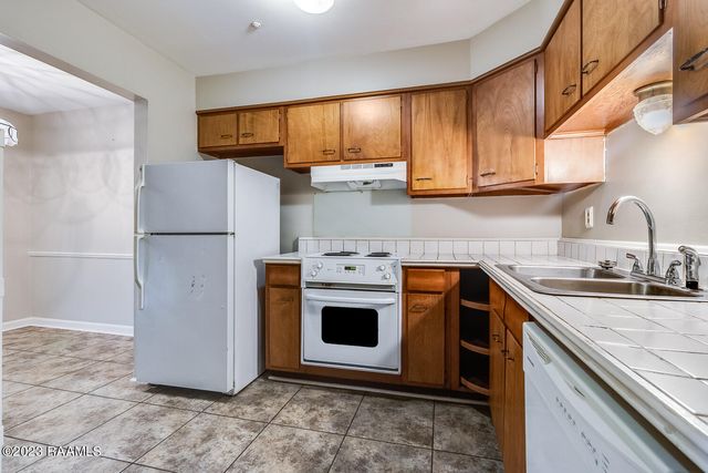 211 Versailles Boulevard 10, Lafayette, LA 70501