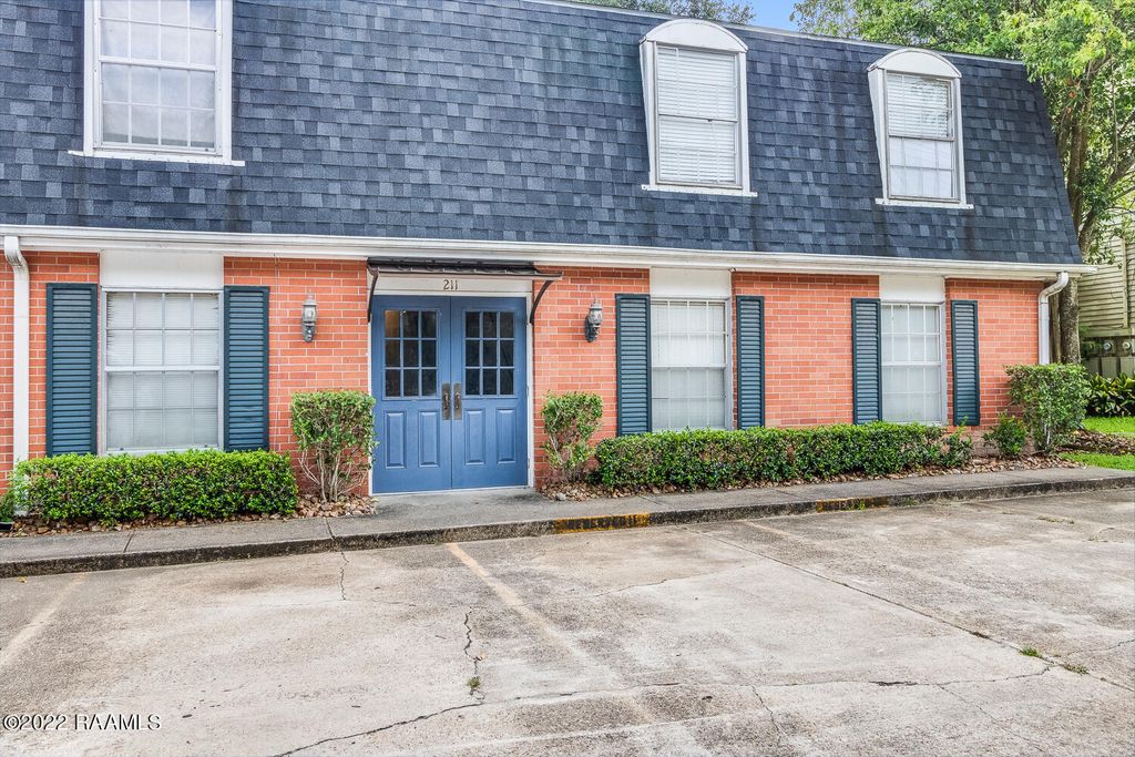 211 Versailles Boulevard 10, Lafayette, LA 70501