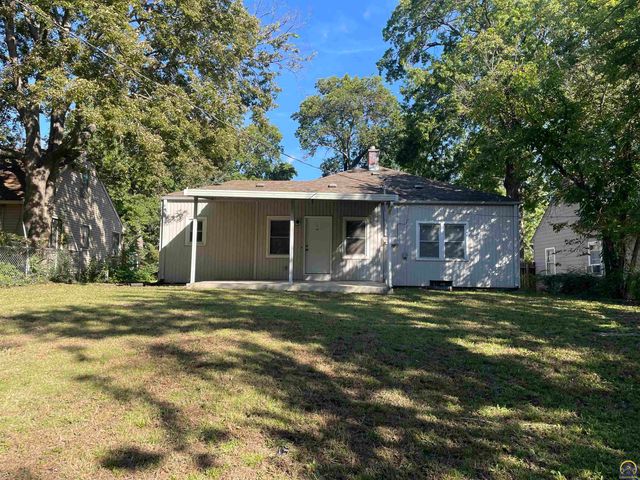 311 SW Country Club DR, Topeka, KS 66611