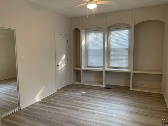 311 SW Country Club DR, Topeka, KS 66611