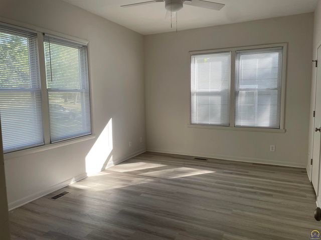 311 SW Country Club DR, Topeka, KS 66611