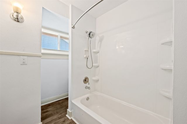 1080 35th Street, Des Moines, IA 50311