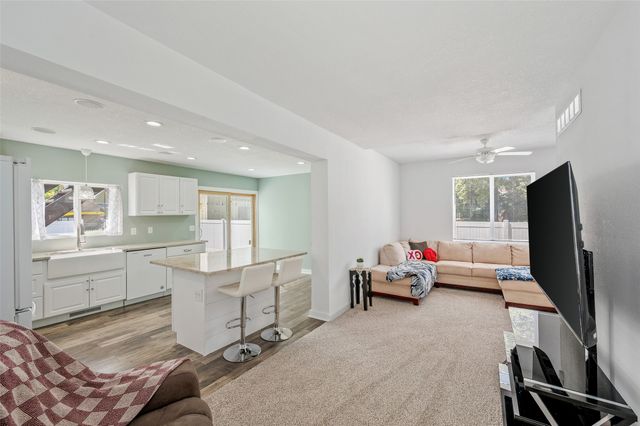 1080 35th Street, Des Moines, IA 50311