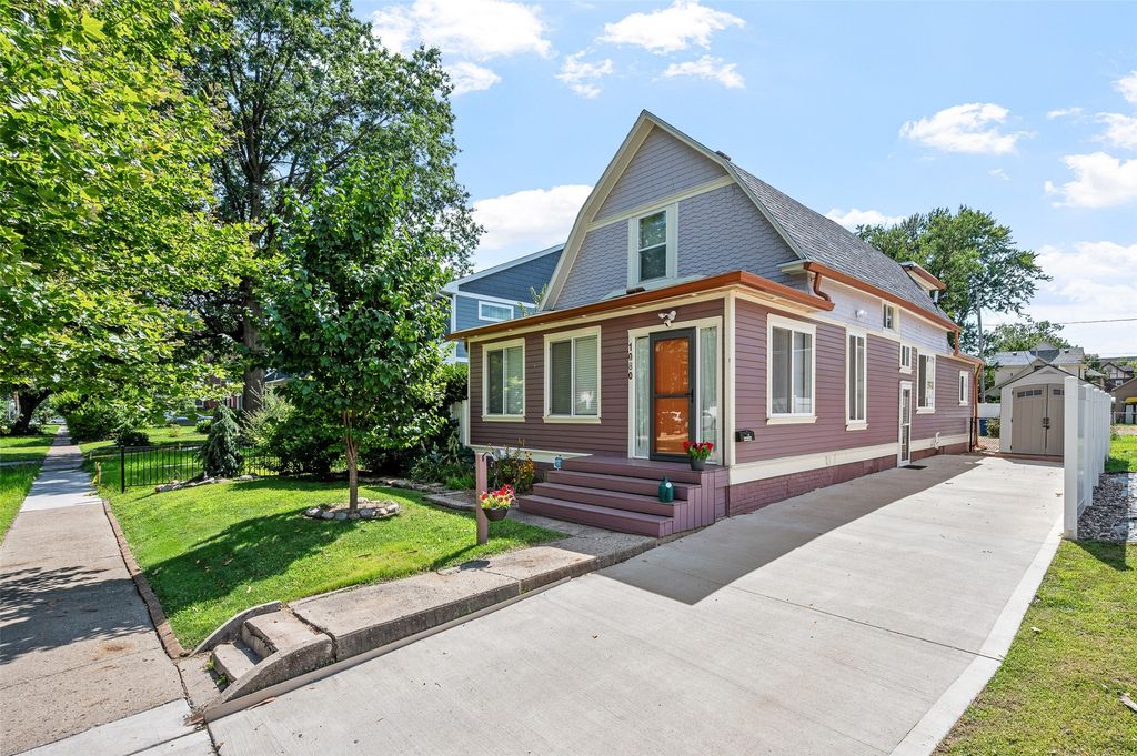 1080 35th Street, Des Moines, IA 50311
