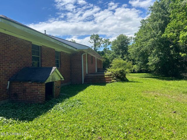 916 Camp Four Jacks Road, Biloxi, MS 39532