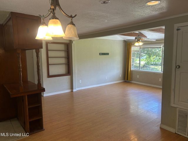916 Camp Four Jacks Road, Biloxi, MS 39532