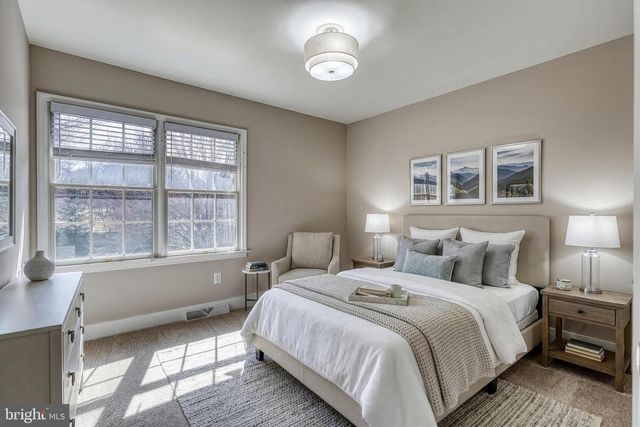 26 NYE RD, Hershey, PA 17033