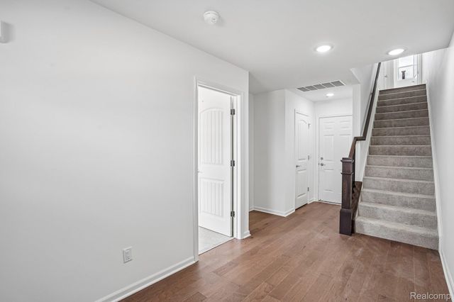 25433 Orwell Street, Novi, MI 48375