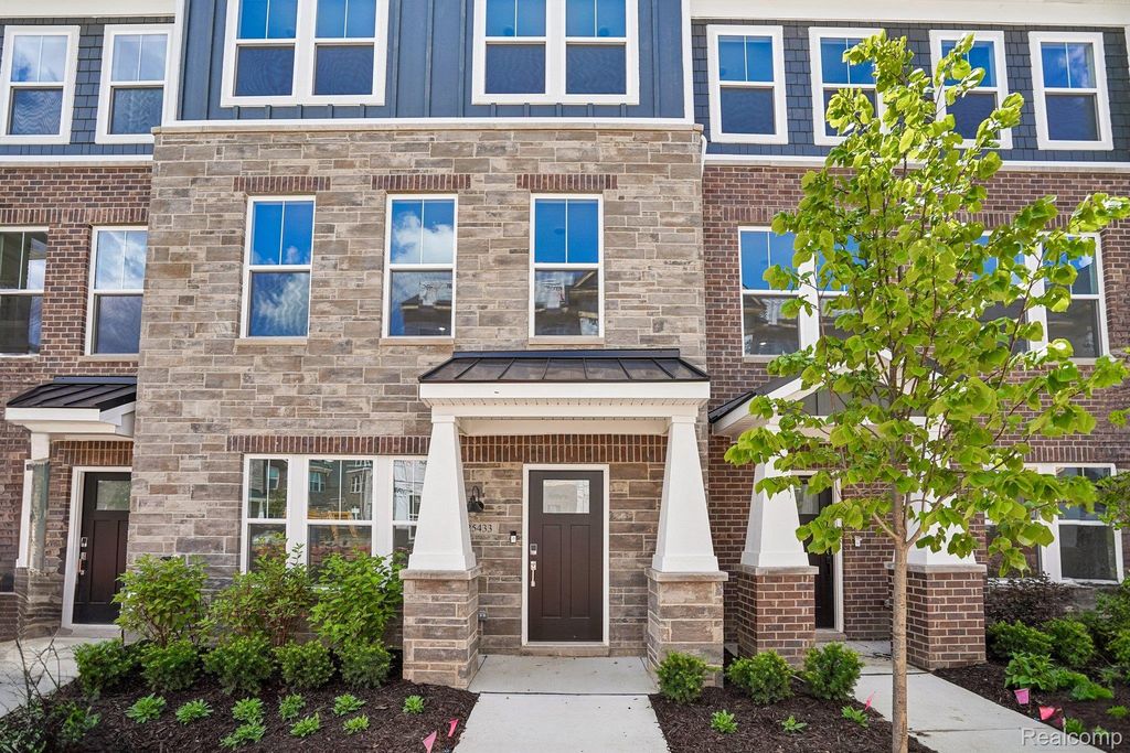 25433 Orwell Street, Novi, MI 48375