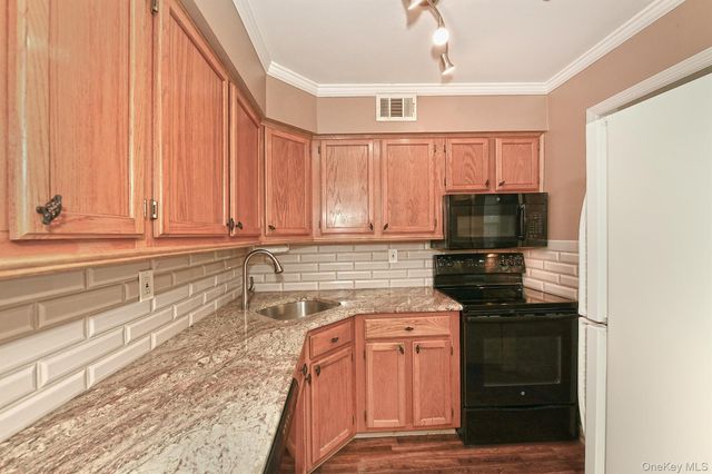 171 Fairview Circle, Middle Island, NY 11953