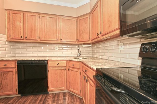 171 Fairview Circle, Middle Island, NY 11953