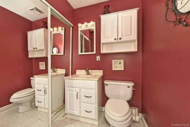 171 Fairview Circle, Middle Island, NY 11953