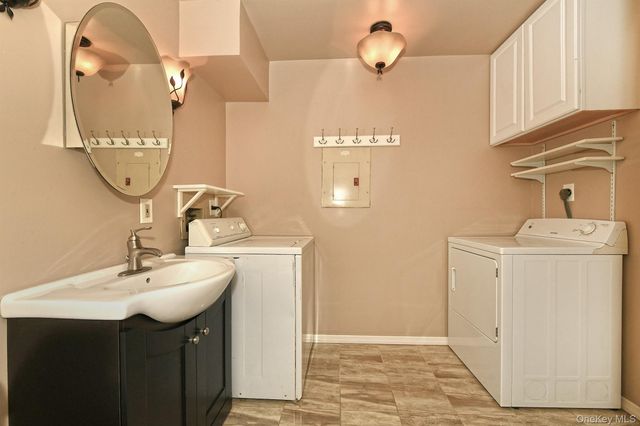 171 Fairview Circle, Middle Island, NY 11953