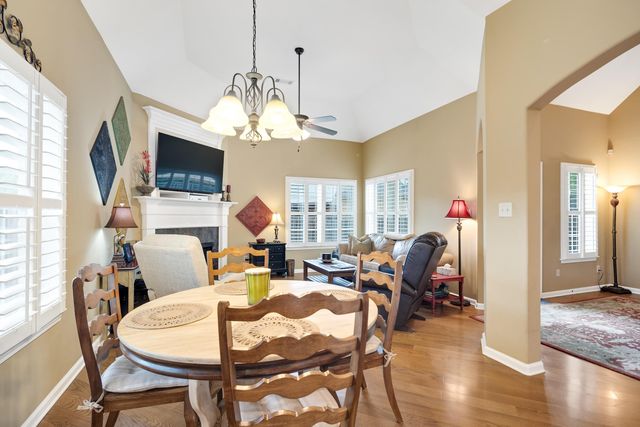 1682 NEWTON OAK CV, Memphis, TN 38117