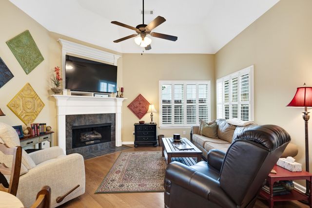 1682 NEWTON OAK CV, Memphis, TN 38117