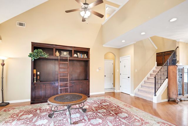 1682 NEWTON OAK CV, Memphis, TN 38117
