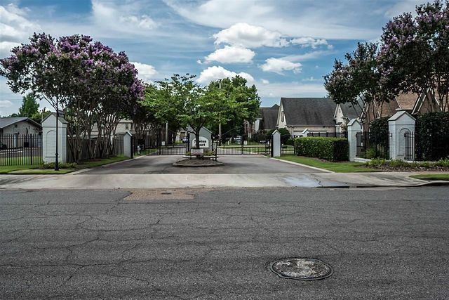 1682 NEWTON OAK CV, Memphis, TN 38117