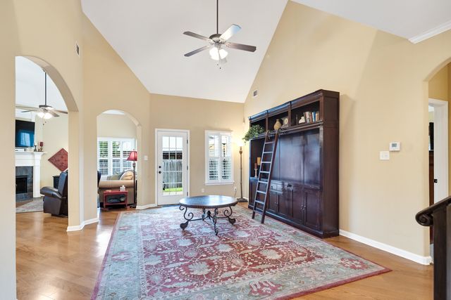 1682 NEWTON OAK CV, Memphis, TN 38117