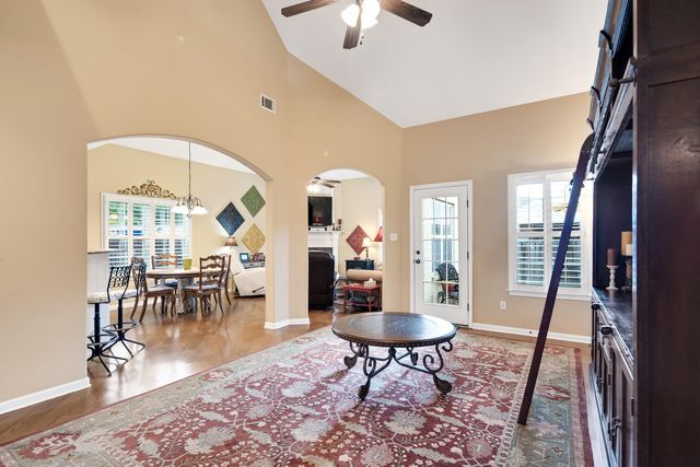 1682 NEWTON OAK CV, Memphis, TN 38117