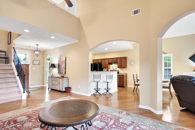 1682 NEWTON OAK CV, Memphis, TN 38117