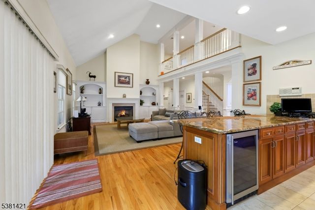 22 Meadow Lake Dr, Mahwah Twp., NJ 07430