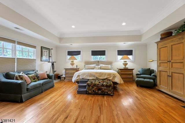 22 Meadow Lake Dr, Mahwah Twp., NJ 07430