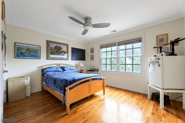 22 Meadow Lake Dr, Mahwah Twp., NJ 07430