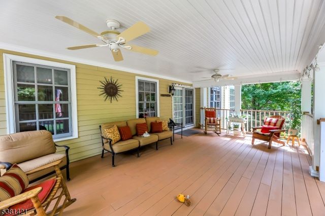 22 Meadow Lake Dr, Mahwah Twp., NJ 07430