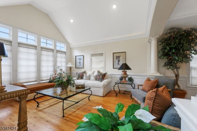 22 Meadow Lake Dr, Mahwah Twp., NJ 07430