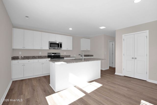 221 Buggy Top Lane, Autryville, NC 28318