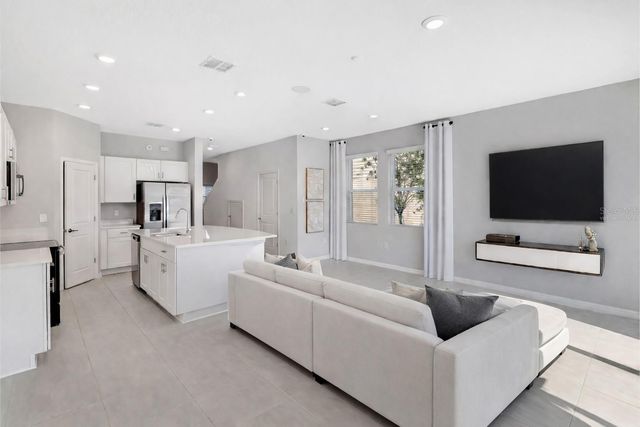 2596 PENGUIN BOULEVARD, Davenport, FL 33837