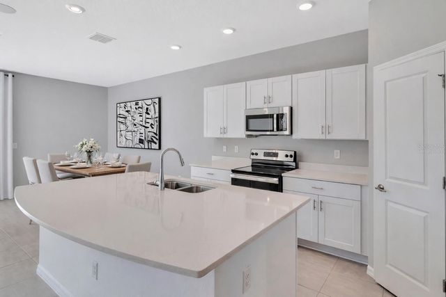 2596 PENGUIN BOULEVARD, Davenport, FL 33837