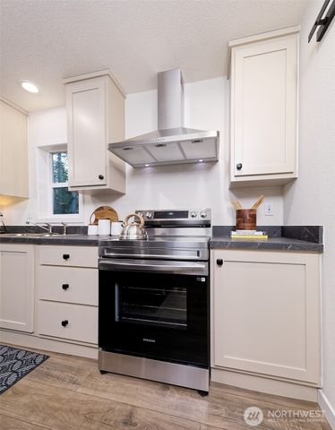 31 E Sherwood Place, Shelton, WA 98584