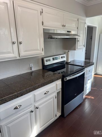 3905 Madrid Avenue, Bakersfield, CA 93309