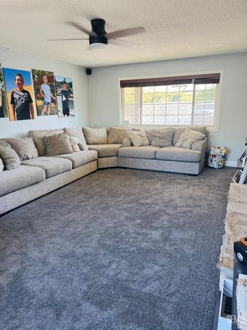 3905 Madrid Avenue, Bakersfield, CA 93309