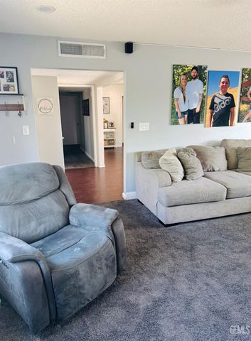 3905 Madrid Avenue, Bakersfield, CA 93309