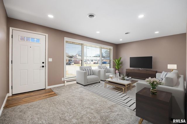 525 BRENTWOOD Road, Morton, IL 61550