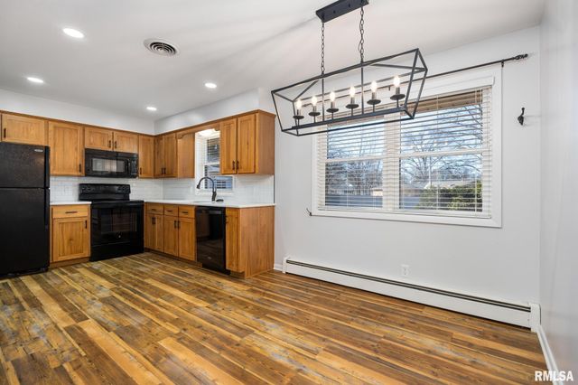 525 BRENTWOOD Road, Morton, IL 61550